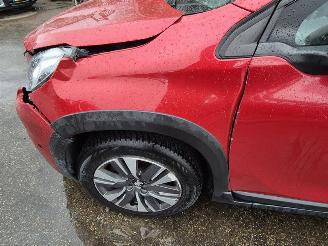 Peugeot 2008 1.2 16v picture 6