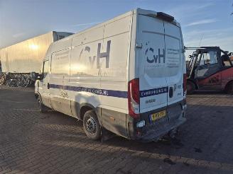 Iveco New daily 33 picture 2