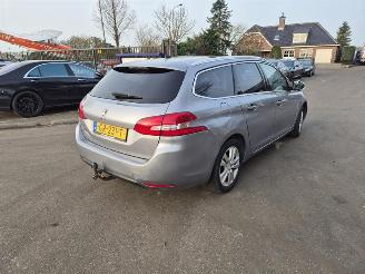 Auto incidentate Peugeot 308 SW 1.2 12v 2015/8