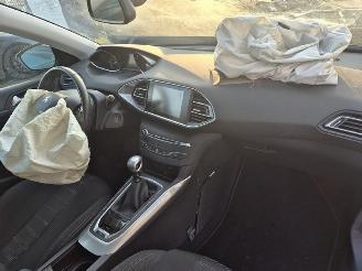 Peugeot 308 SW 1.2 12v picture 5