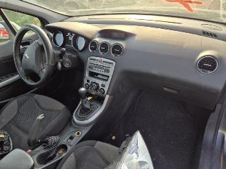 Peugeot 308 1.6 VTi picture 5