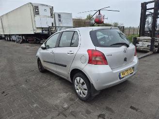 Toyota Yaris 1.3 picture 2
