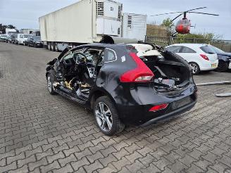 Volvo V-40 1.6 T2 picture 2