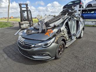 Opel Astra Sports Tourer 1.6 CDTi picture 3