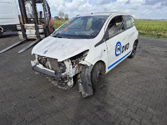 Peugeot 108 1.0 picture 3