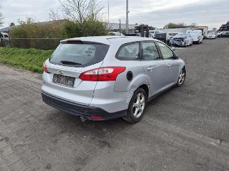 Coche siniestrado Ford Focus Wagon 2.0 TDci 2011/1