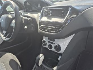 Peugeot 208 1.2 Vti picture 6