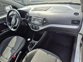 Kia Picanto 1.0 12v picture 5