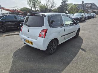 uszkodzony samochody osobowe Renault Twingo 1.2 16v 2011/11