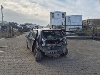 Vrakbiler auto Volkswagen Up! 1.0 12v 2013/9