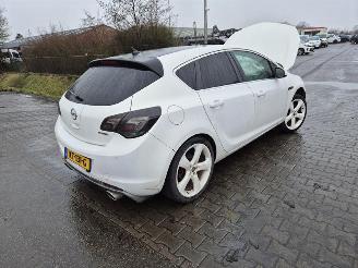 Uttjänta bilar auto Opel Astra 1.4 Turbo 2011/5