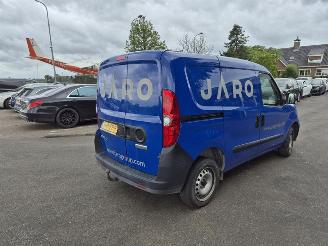 krockskadad bil bedrijf Fiat Doblo 1.3 D 2020/12