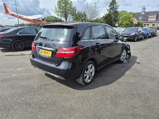 Schadeauto Mercedes B-klasse 180 2015/11