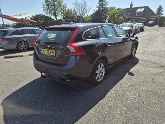 Schadeauto Volvo V-60 T3 2012/5
