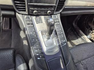 Porsche Panamera 4S picture 7