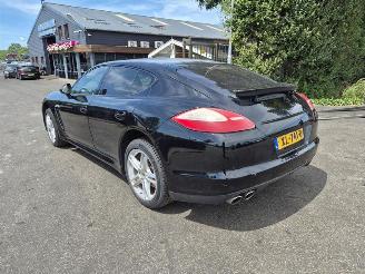 Porsche Panamera 4S picture 2