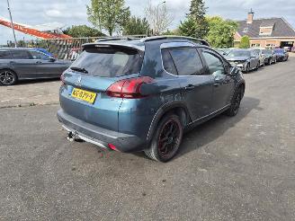 Coche accidentado Peugeot 2008 1.2 VTi 2016/8