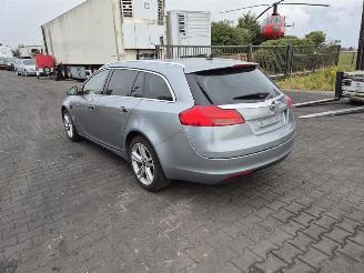 Opel Insignia Sports Tourer picture 2