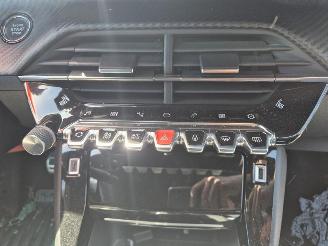 Peugeot 208 1.2 Vti picture 6