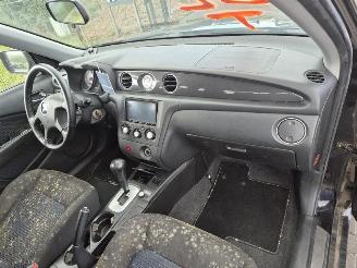 Mitsubishi Outlander 2.4 picture 5