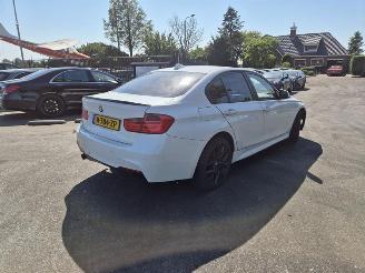 Vaurioauto  passenger cars BMW 3-serie 320i 2013/8