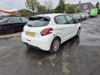 Unfallwagen Peugeot 208 1.2 Vti 2018/4
