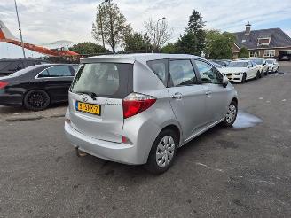 Schadeauto Toyota Verso S 1.33 2011/11