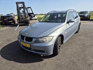 BMW 3-serie 318d Touring picture 3