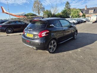 Schadeauto Peugeot 208 1.6 16v GTi 2014/2