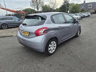Schadeauto Peugeot 208 1.2 Vti 2019/12