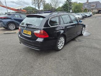 Damaged car BMW 3-serie 325i Touring 2005/11