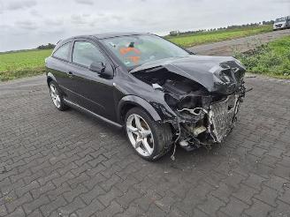 Opel Astra 1.8 GTC picture 4