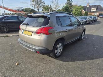 Démontage voiture Peugeot 2008 1.2 12v 2015/9
