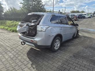 Salvage car Mitsubishi Outlander 2.0 PHEV 4x4 2015/1