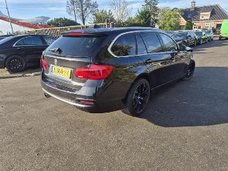 krockskadad bil auto BMW 3-serie 320i Touring 2018/4