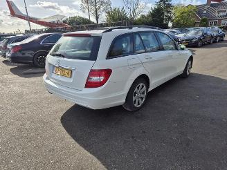 Vaurioauto  passenger cars Mercedes C-klasse 180 CDi Estate 2012/2