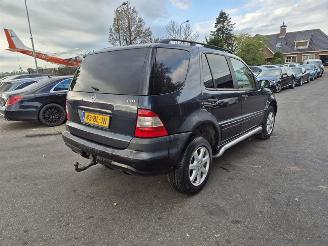 damaged commercial vehicles Mercedes Ml-klasse 400 CDi VAN 2004/1