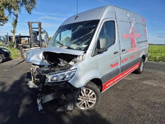 Mercedes Sprinter 319 CDi picture 3