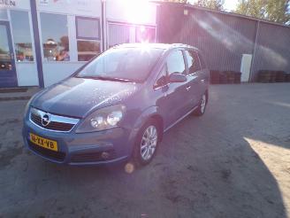 damaged passenger cars Opel Zafira 2.2 Cosmo 2007/9