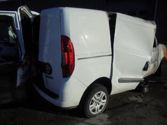 Coche siniestrado Fiat Doblo Doblo Cargo (263), Van, 2010 1.6 D Multijet 2017/2