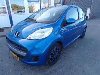 damaged passenger cars Peugeot 107 1.0-12V Urban Move 2010/5
