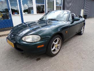 Vaurioauto  passenger cars Mazda MX-5 1.6 i 1999/10