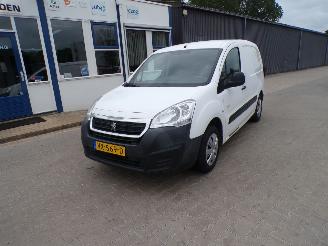 damaged commercial vehicles Peugeot Partner 1.6 HDI 2016/6