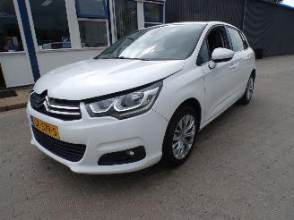Voiture accidenté Citroën C4 1.2 Pure Tech Feel 2015/6
