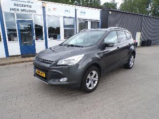 Unfallwagen Ford Kuga 1,5 eco boost trend edition 2015/4