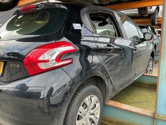 Salvage car Peugeot 208 208 I (CA/CC/CK/CL), Hatchback, 2012 / 2019 1.2 Vti 12V PureTech 82 2013/4