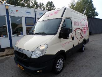 damaged commercial vehicles Iveco Daily 35S13V  300H1 2012/1