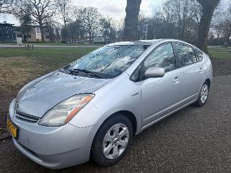 uszkodzony samochody osobowe Toyota Prius 57 kW (77 PK)  1497 cc. 2007/6