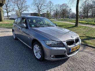 krockskadad bil auto BMW 3-serie 105 kW (143 PK)  1995 cc. 2010/6