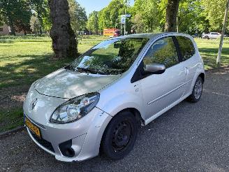Auto incidentate Renault Twingo 50 kW (68 PK) en een cilinderinhoud van 998 cc. 2011/12